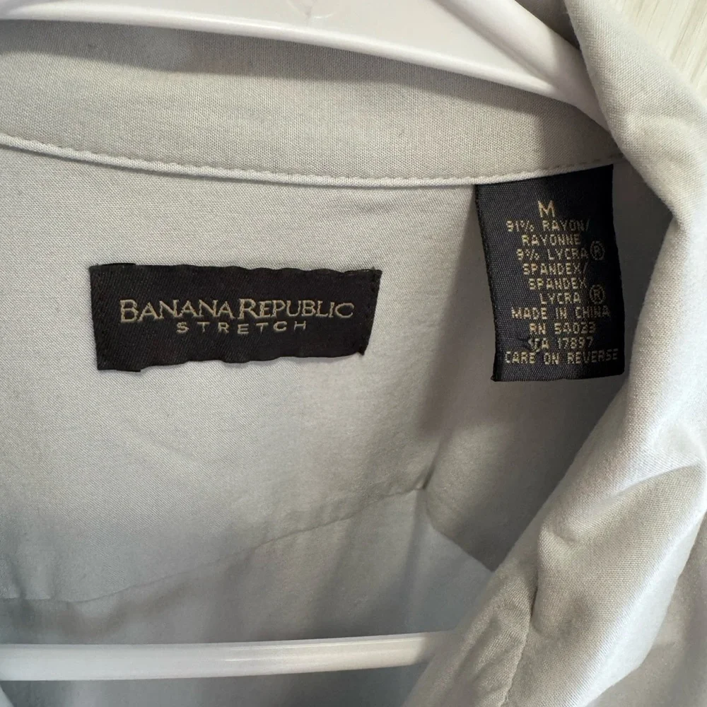 Banana Republic Men's Light Gray Button Down Shirt - Picture 2 of 2